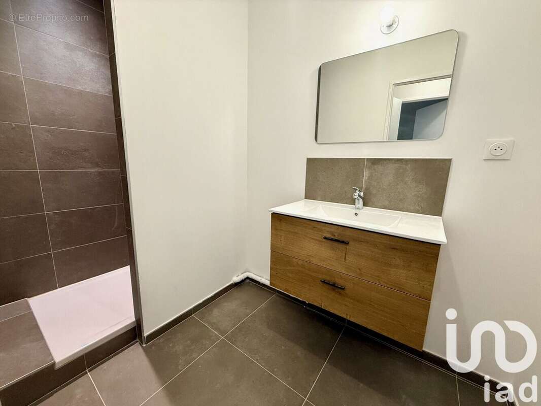 Photo 3 - Appartement à SUZE-LA-ROUSSE