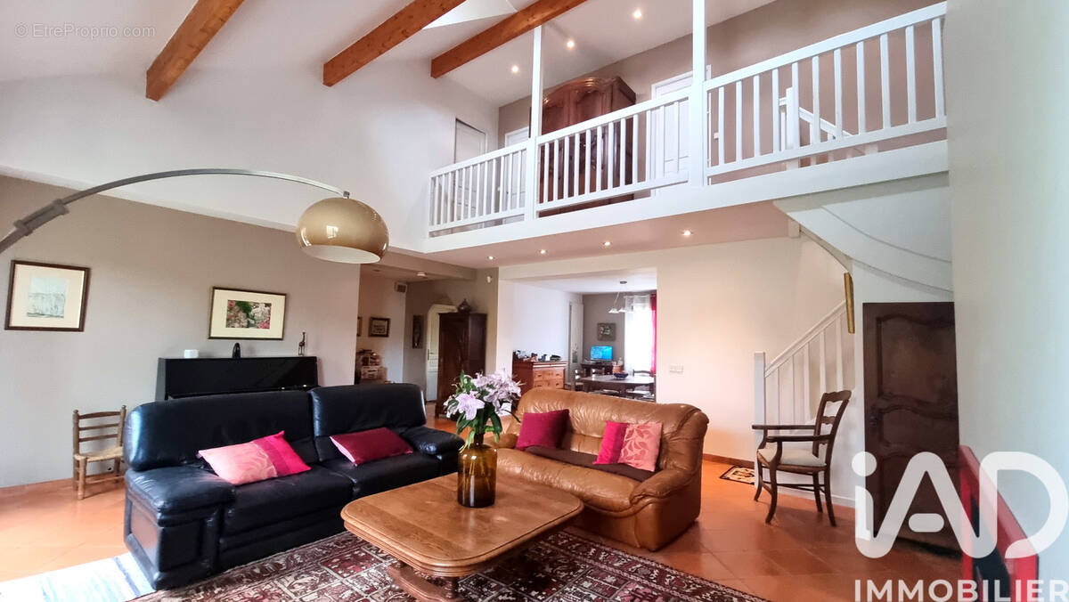 Photo 1 - Maison à VILLENEUVE-LE-ROI