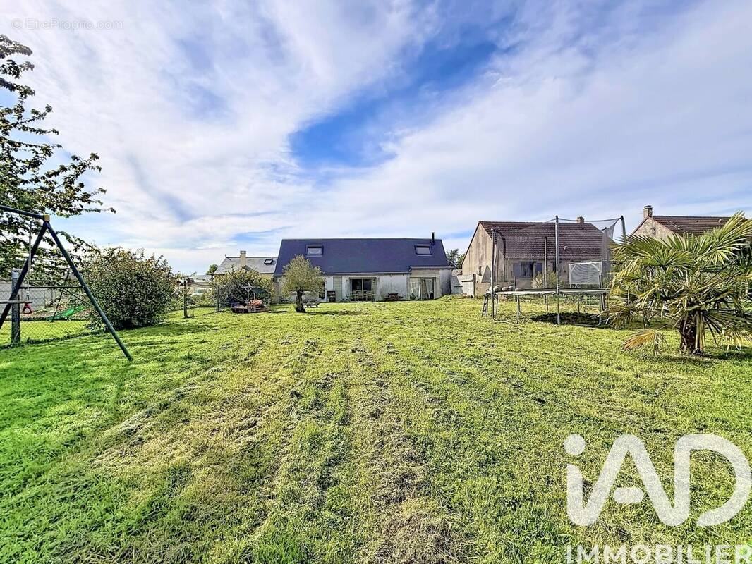 Photo 1 - Maison à MESLAY-LE-GRENET
