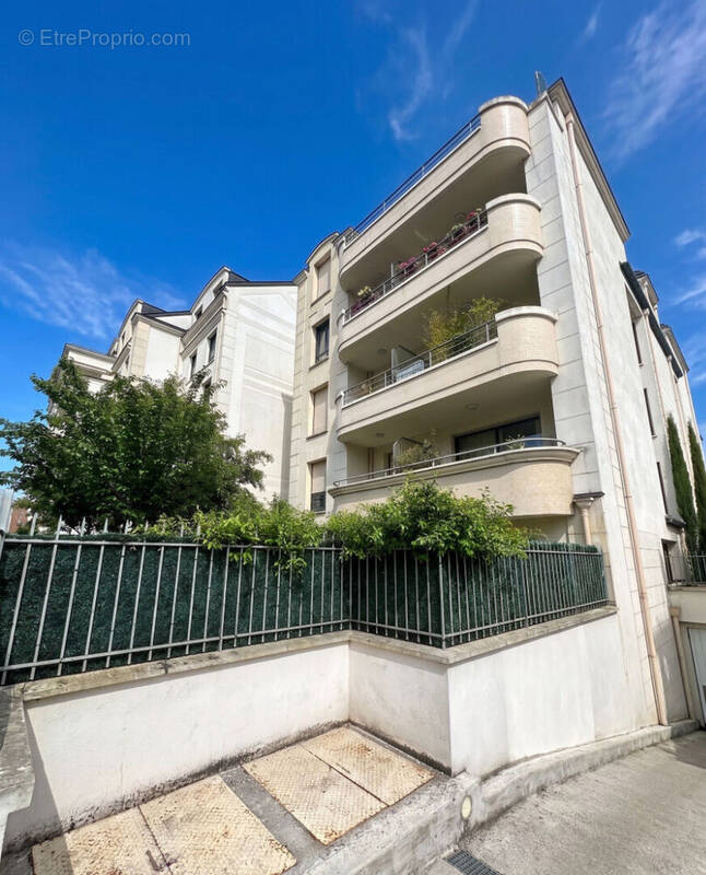 Appartement à LE PERREUX-SUR-MARNE