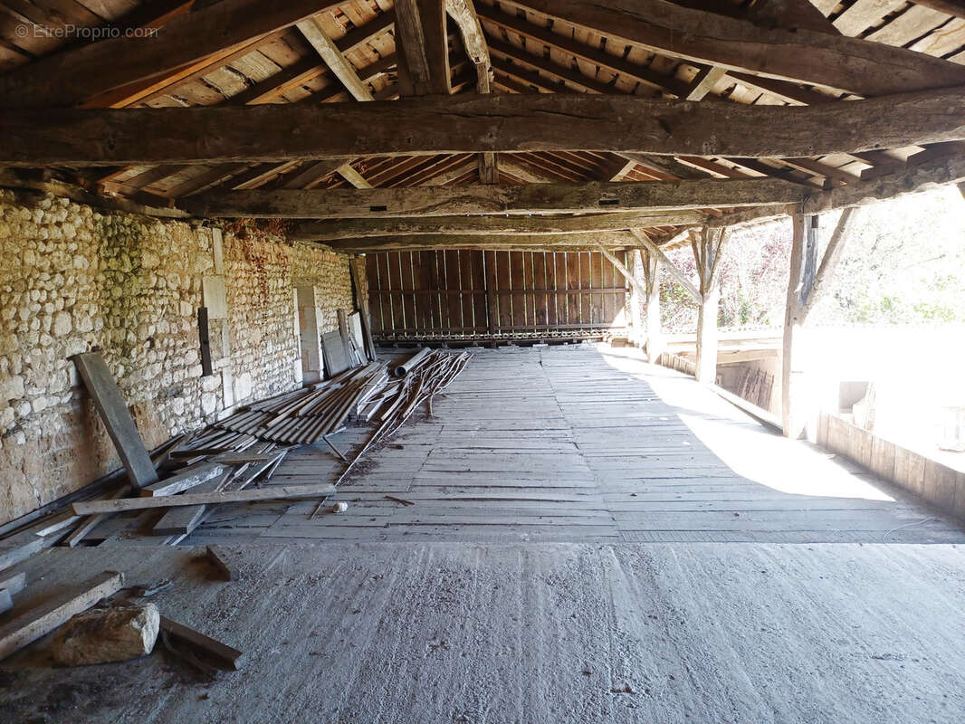 Maison à BAIGNES-SAINTE-RADEGONDE