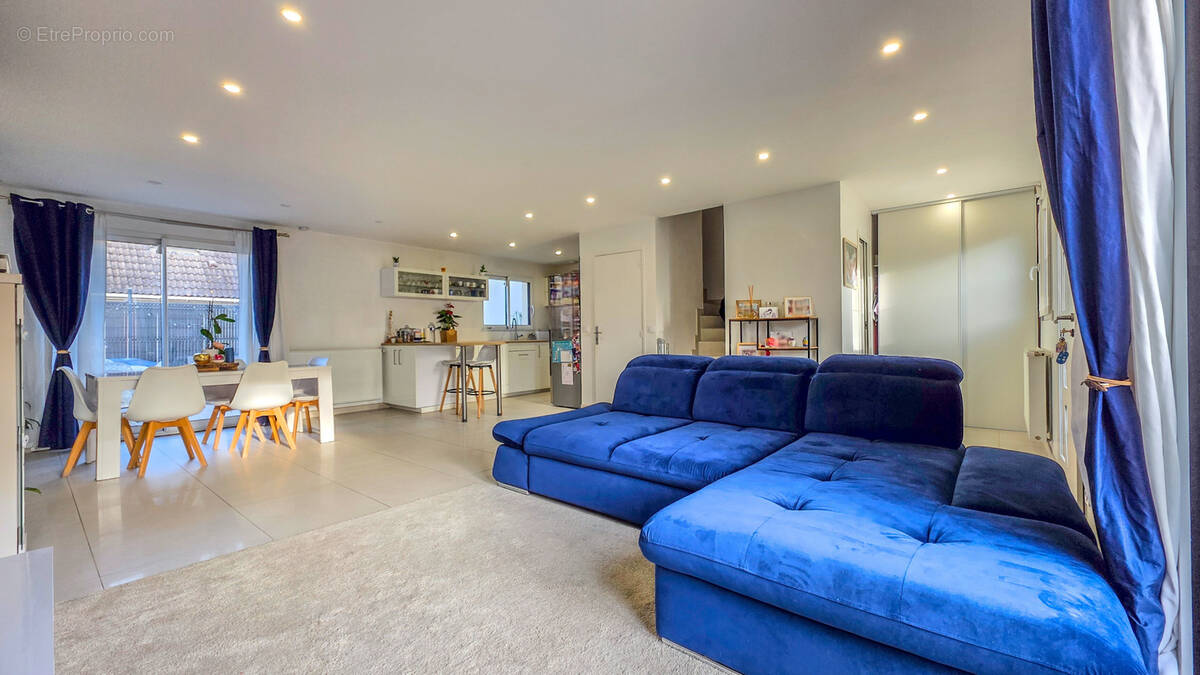 Maison à SARTROUVILLE