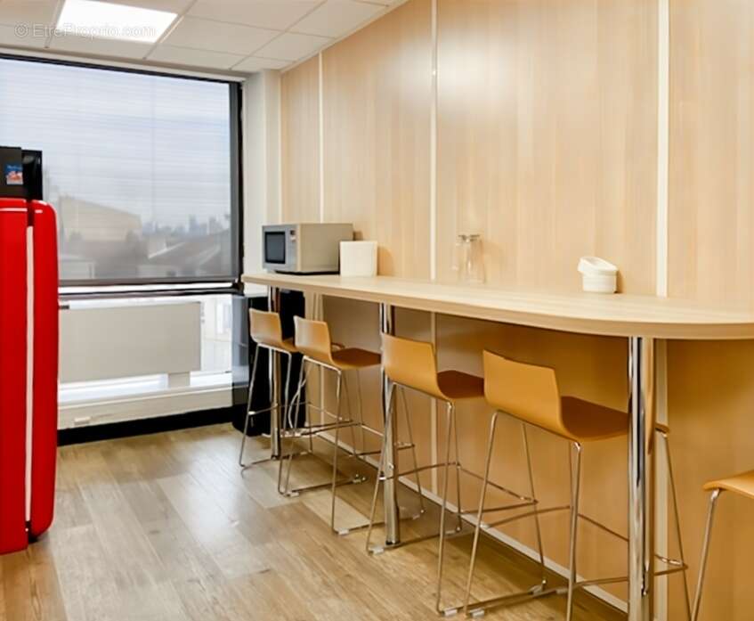 Au pied du Pont de St Cloud, dans un complexe immobilier de bureaux, Vente en investissement - photo 3