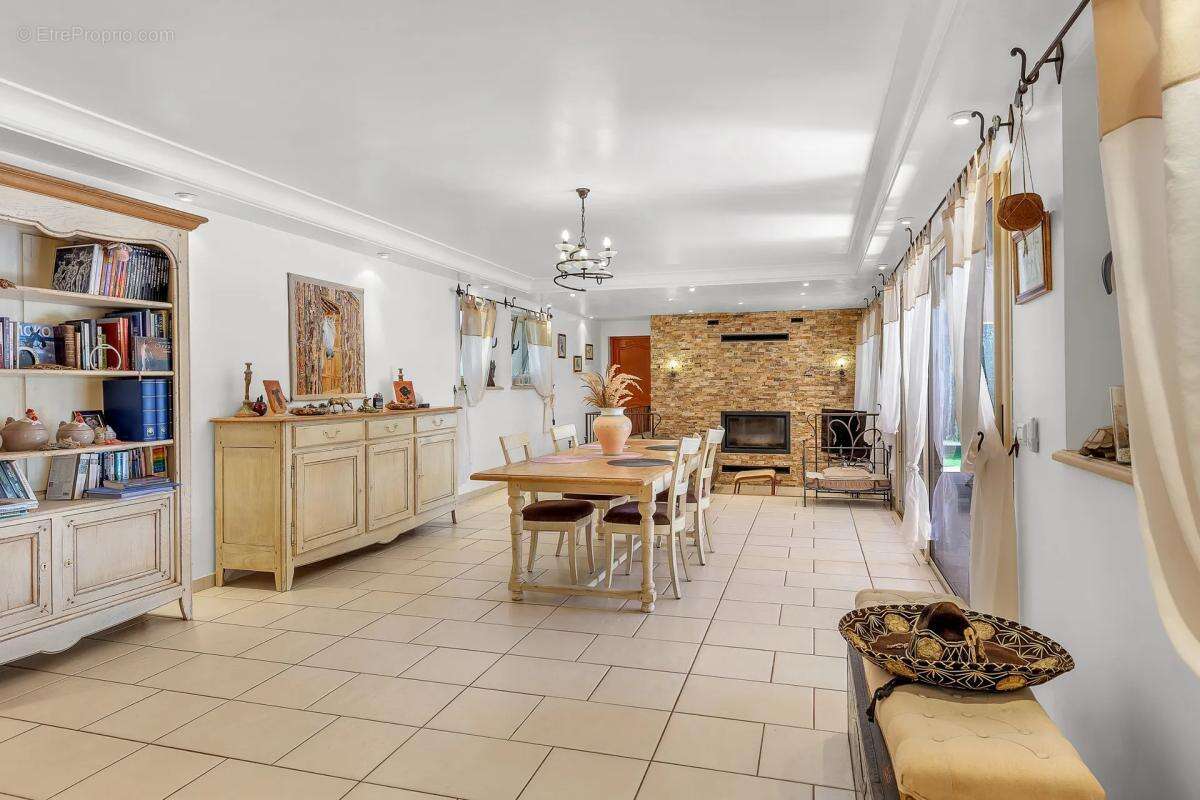 Maison à LA MOTTE