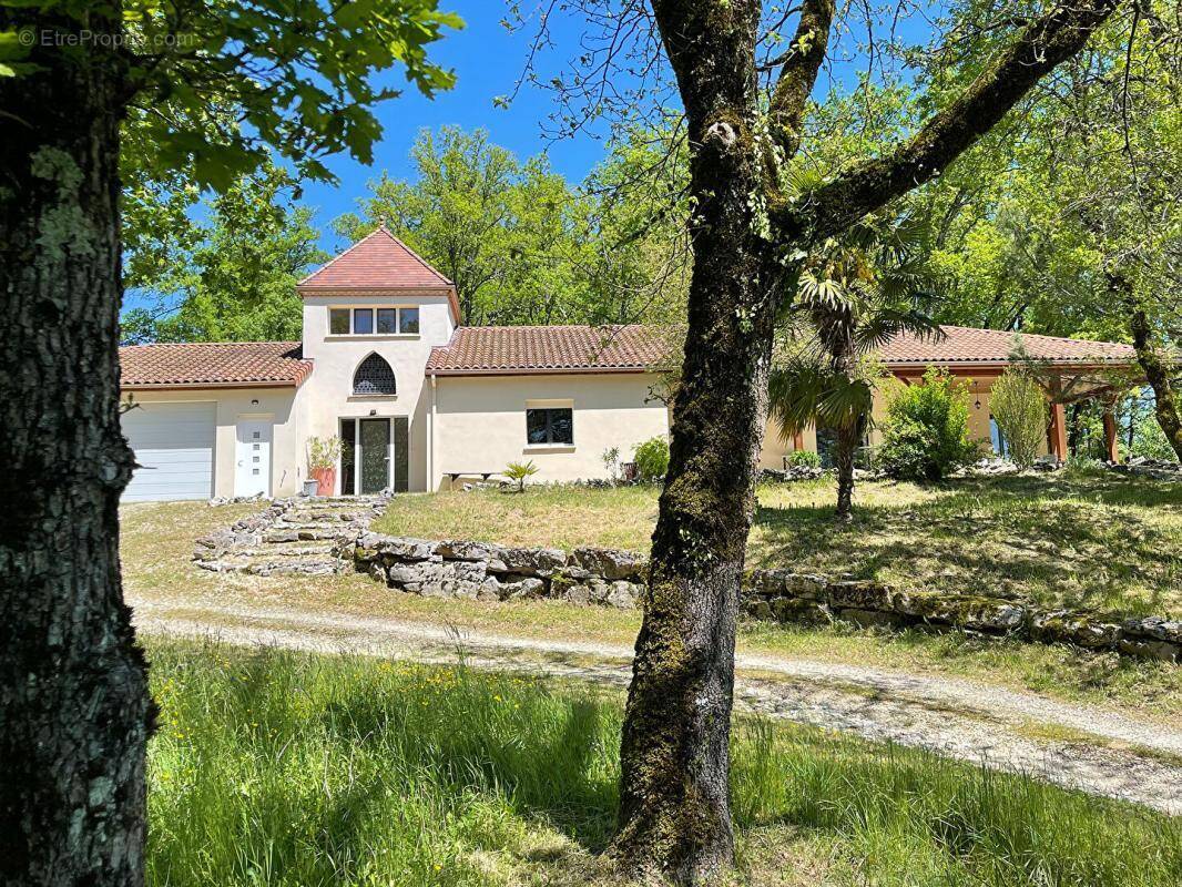 Maison à SALVIAC
