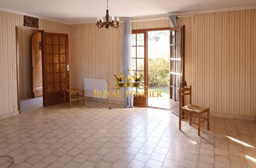Séjour - Maison à CHATELLERAULT