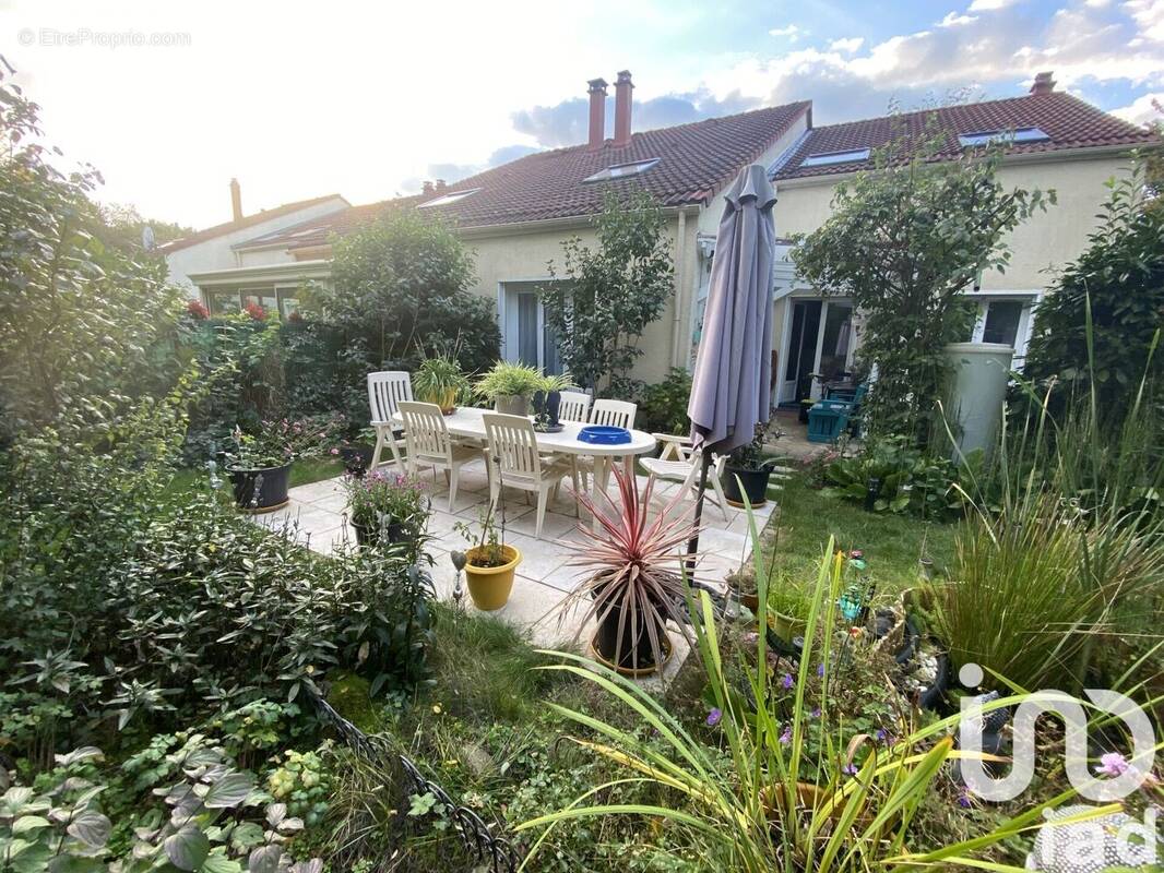 Photo 1 - Appartement à COMBS-LA-VILLE