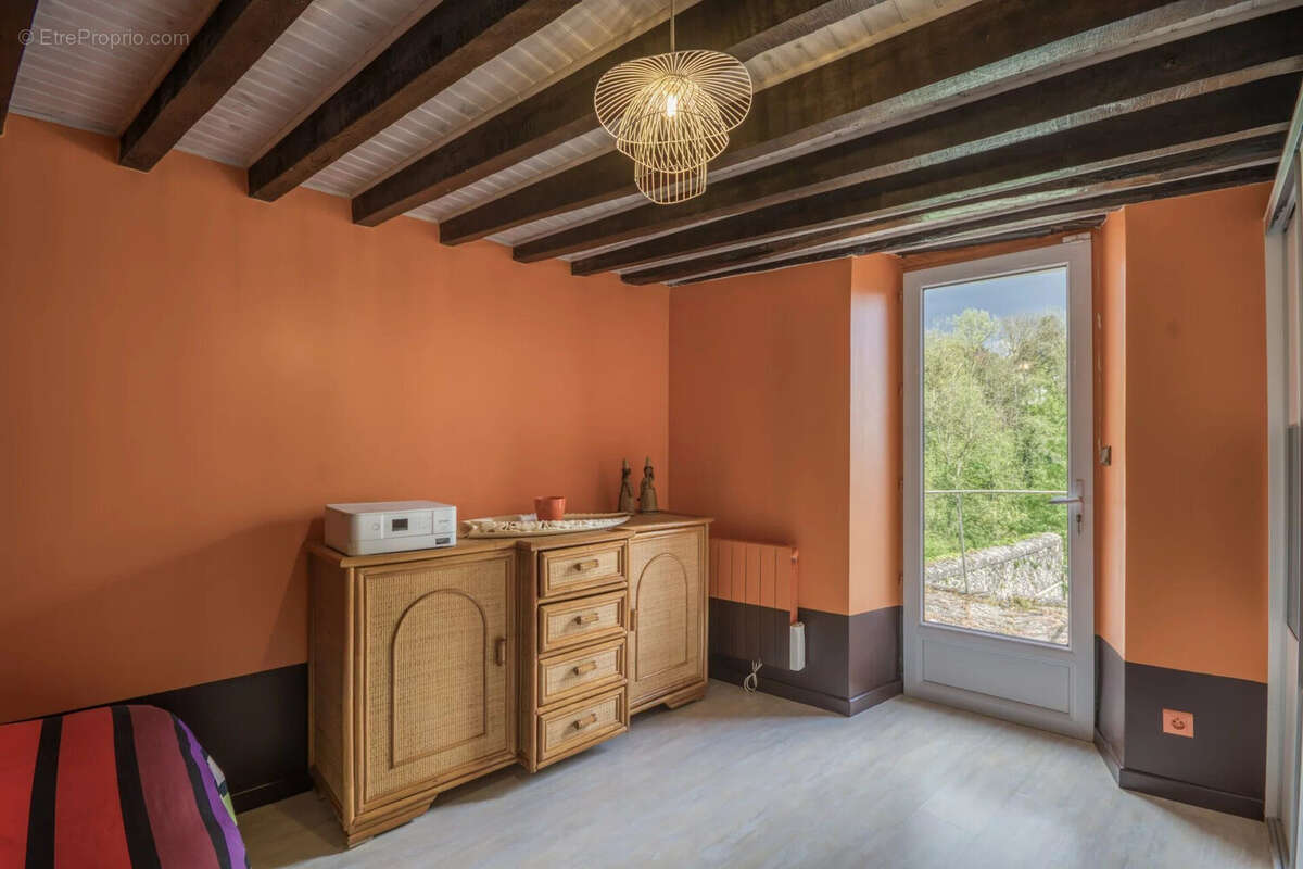 Appartement à NEAUPHLE-LE-CHATEAU