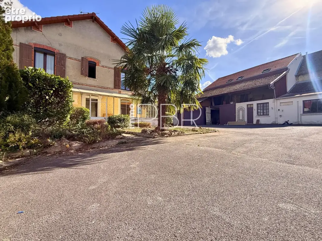 Maison ancienne T5 avec dépendances et garages - photo 17