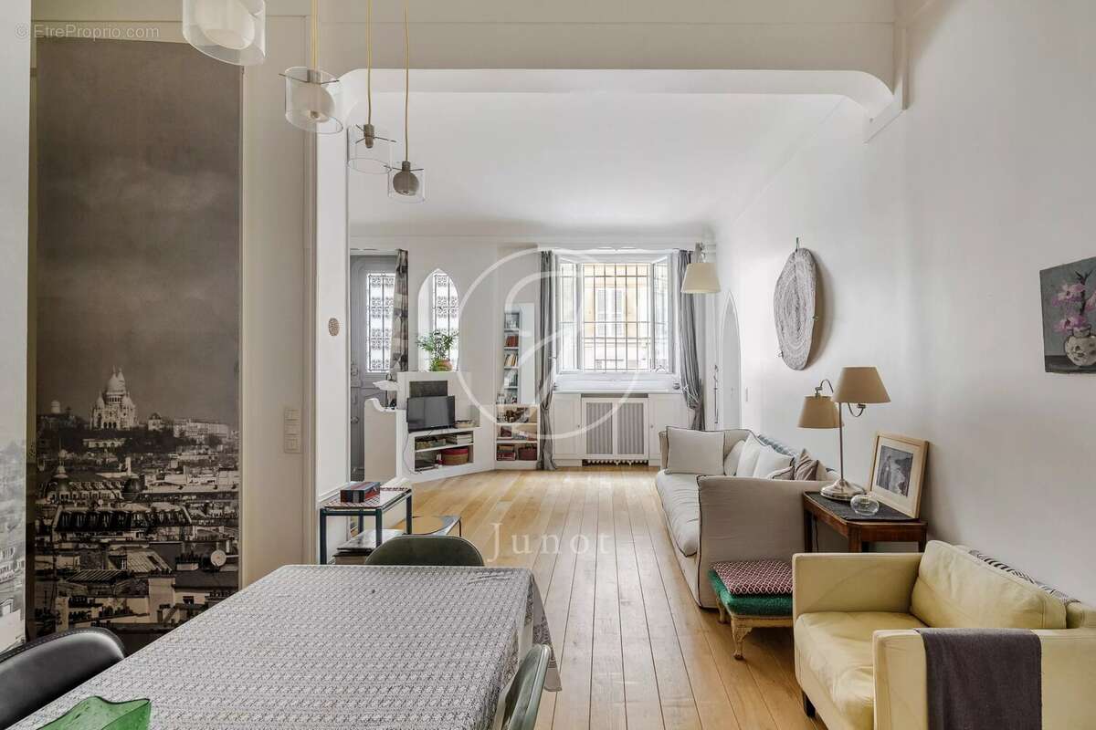 Appartement à PARIS-9E