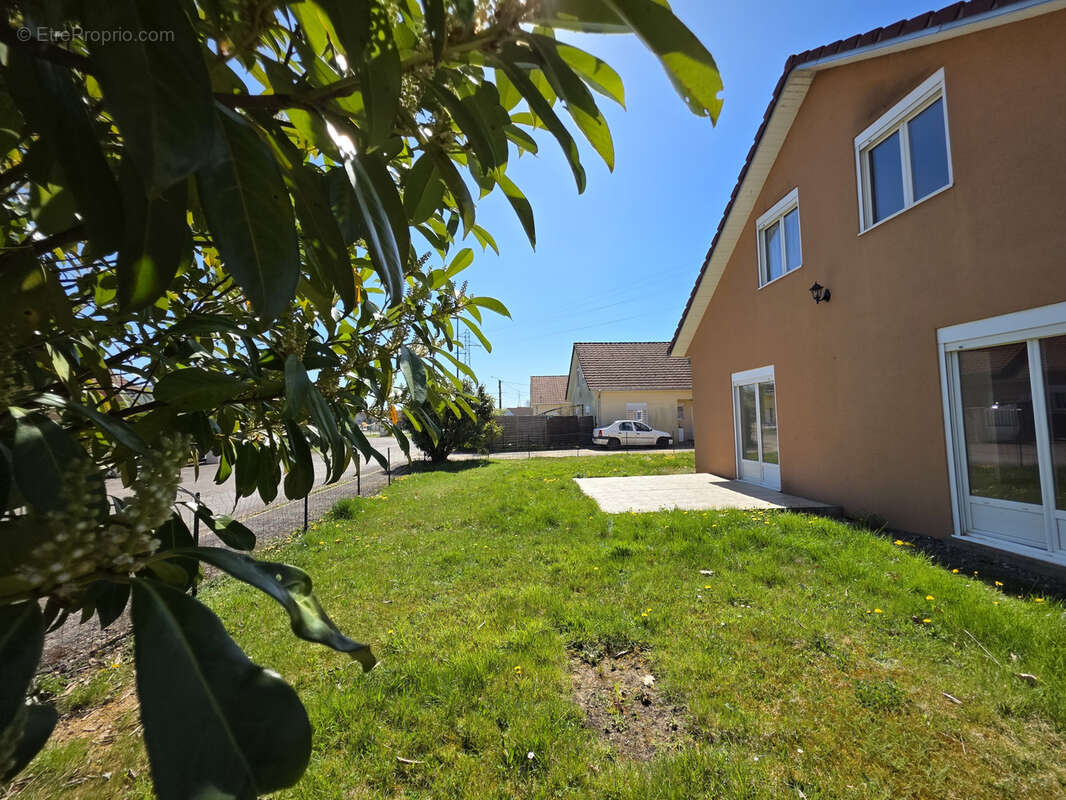 Maison 4 Chambres 133m2 LURE sur 5 ares 29 centiares de terrain - photo 13