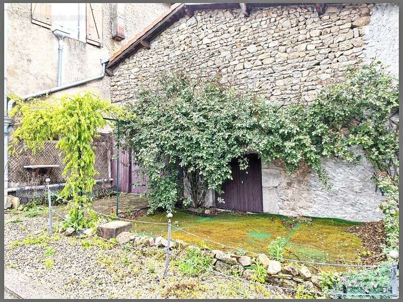 Maison à LACHAUX