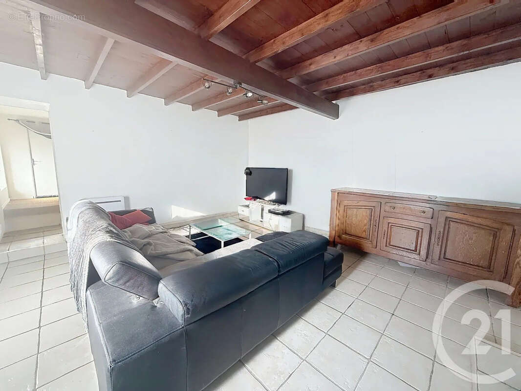 Maison à SAINT-ADJUTORY