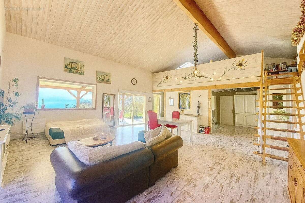 Maison à CASTELCULIER