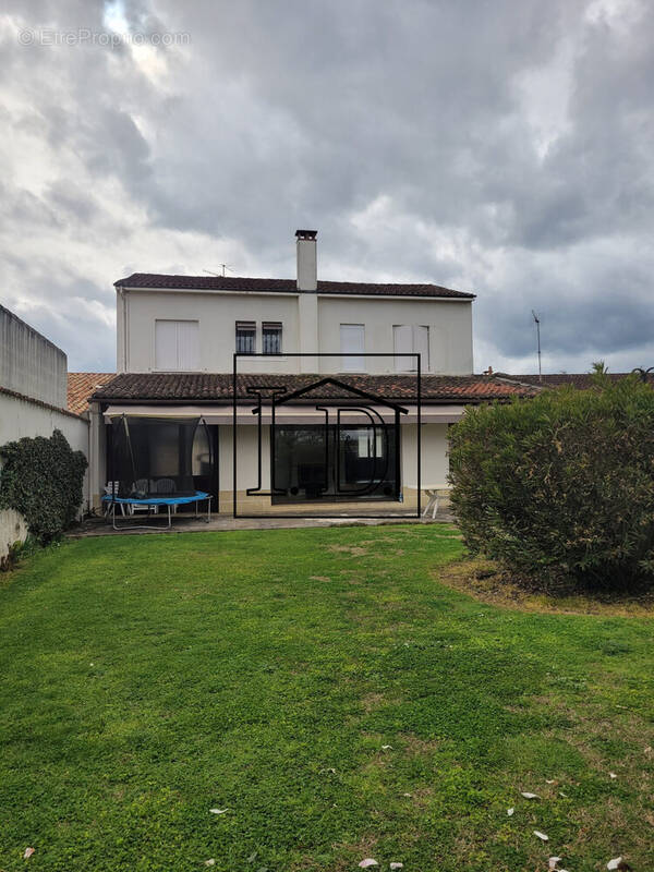 façade côté jardin - Maison à BERGERAC
