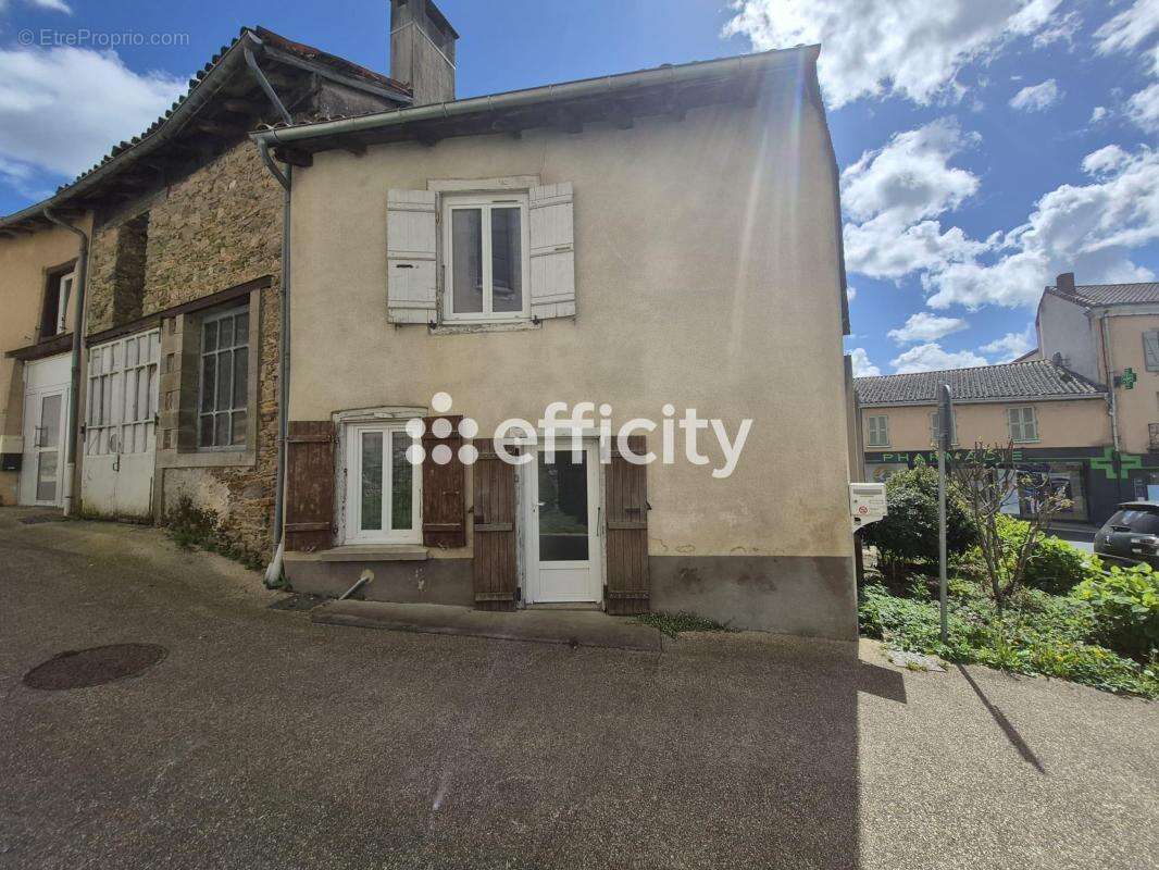 Maison à ORADOUR-SUR-VAYRES