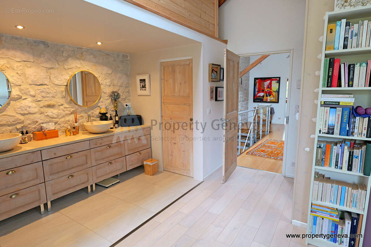 Maison à PREVESSIN-MOENS