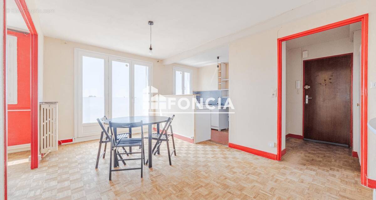 Appartement à LA RICHE