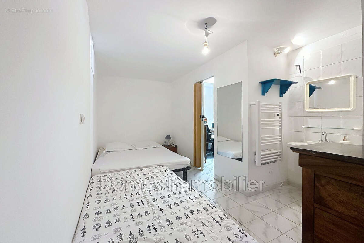 Appartement à CHATEAUNEUF-DE-GADAGNE