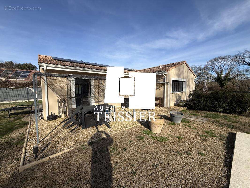 Maison à BERRIAS-ET-CASTELJAU