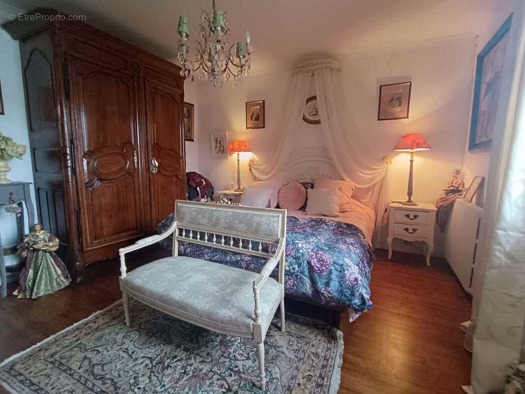 Maison à COUTRAS
