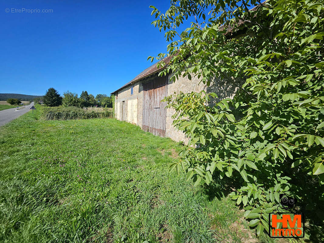 Maison à RILHAC-LASTOURS