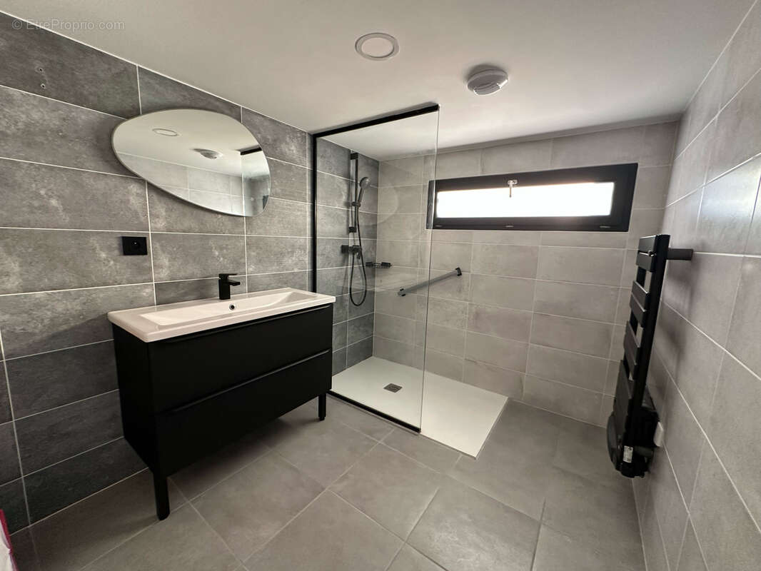 Appartement à LA BATIE-DIVISIN