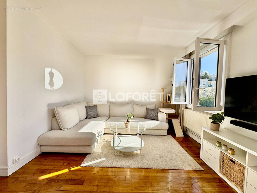 Appartement à NANTERRE