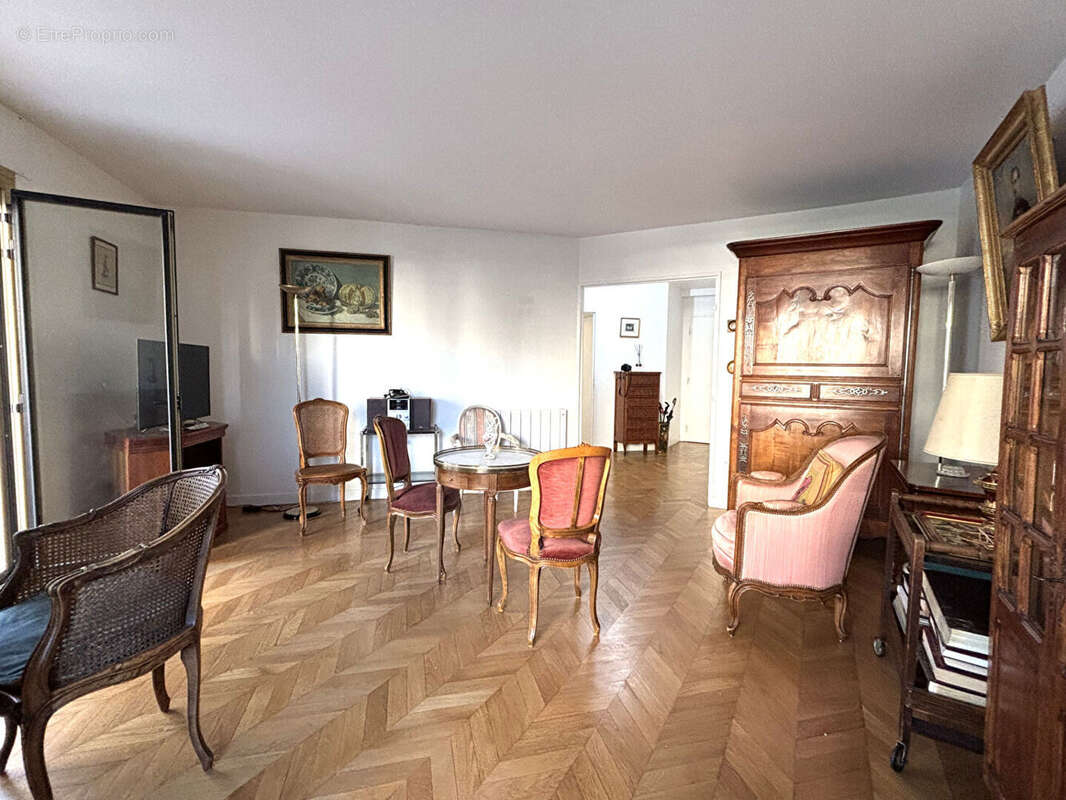 Appartement à LEVALLOIS-PERRET