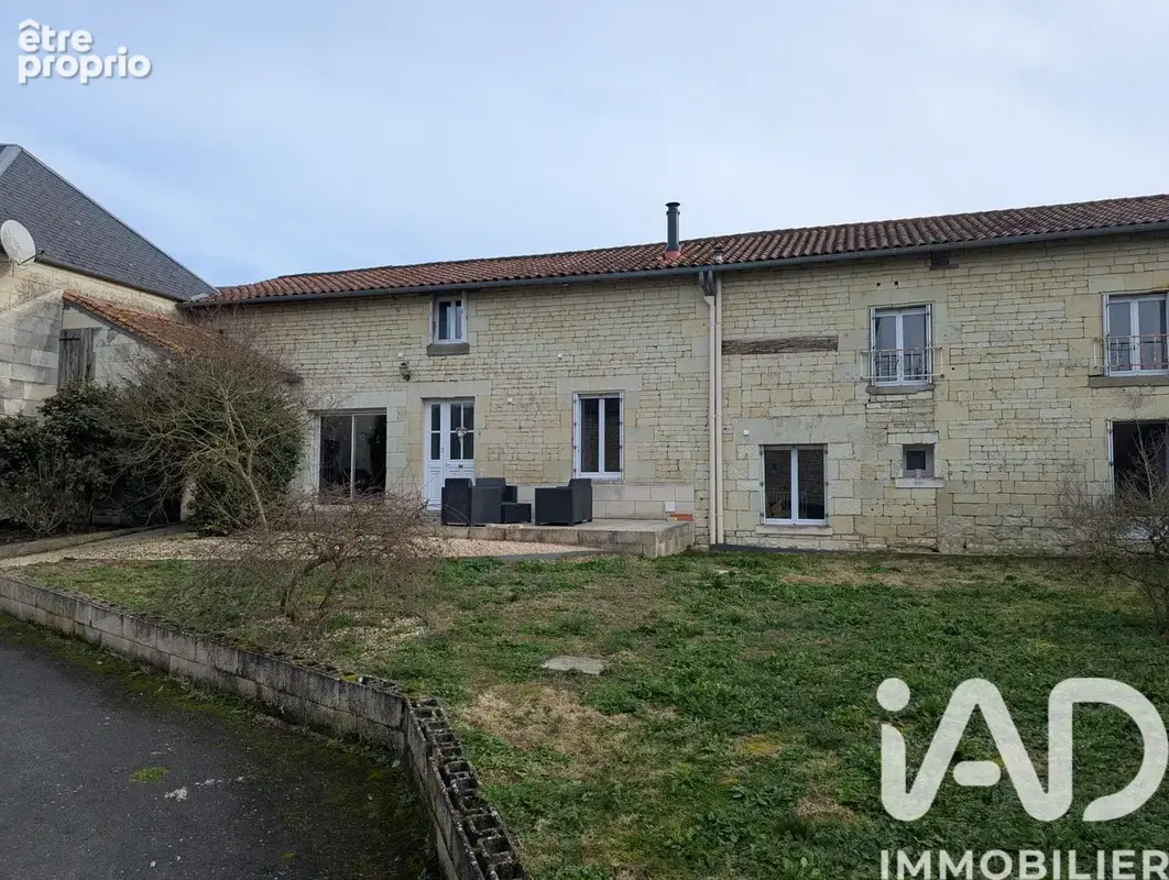 Photo 1 - Maison à CURCAY-SUR-DIVE