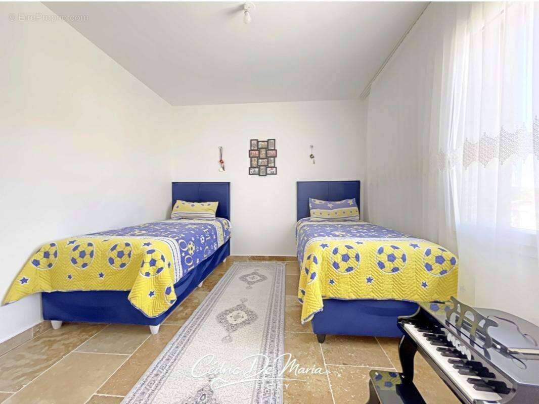 Maison à GINASSERVIS