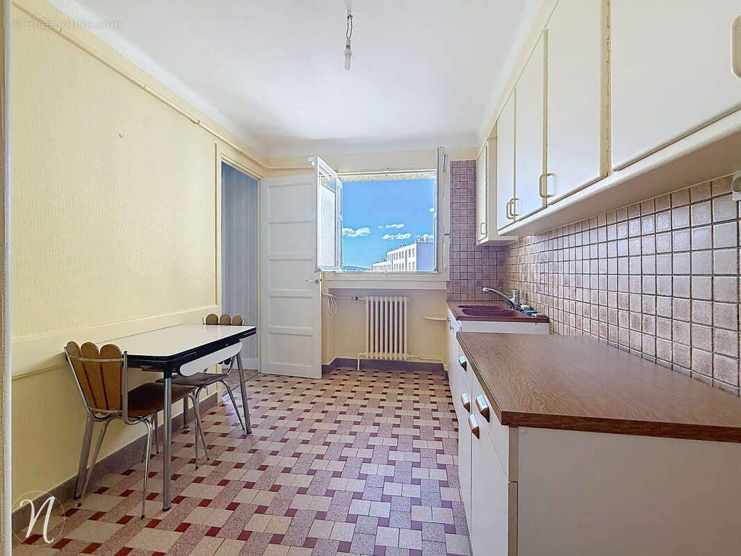 Appartement à SAINT-ETIENNE