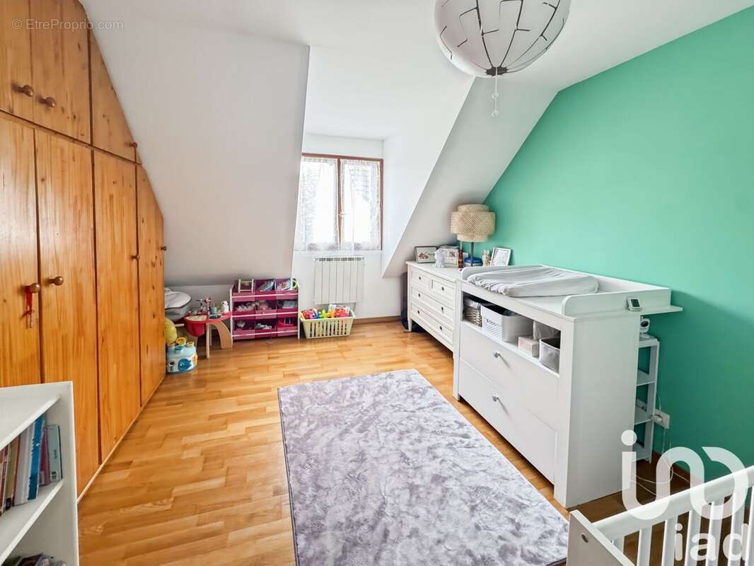 Maison 95 m² à Sainte-Genevieve-Des-Bois  - photo 7
