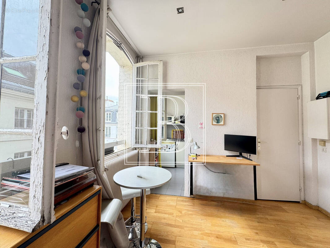 Appartement à PARIS-3E