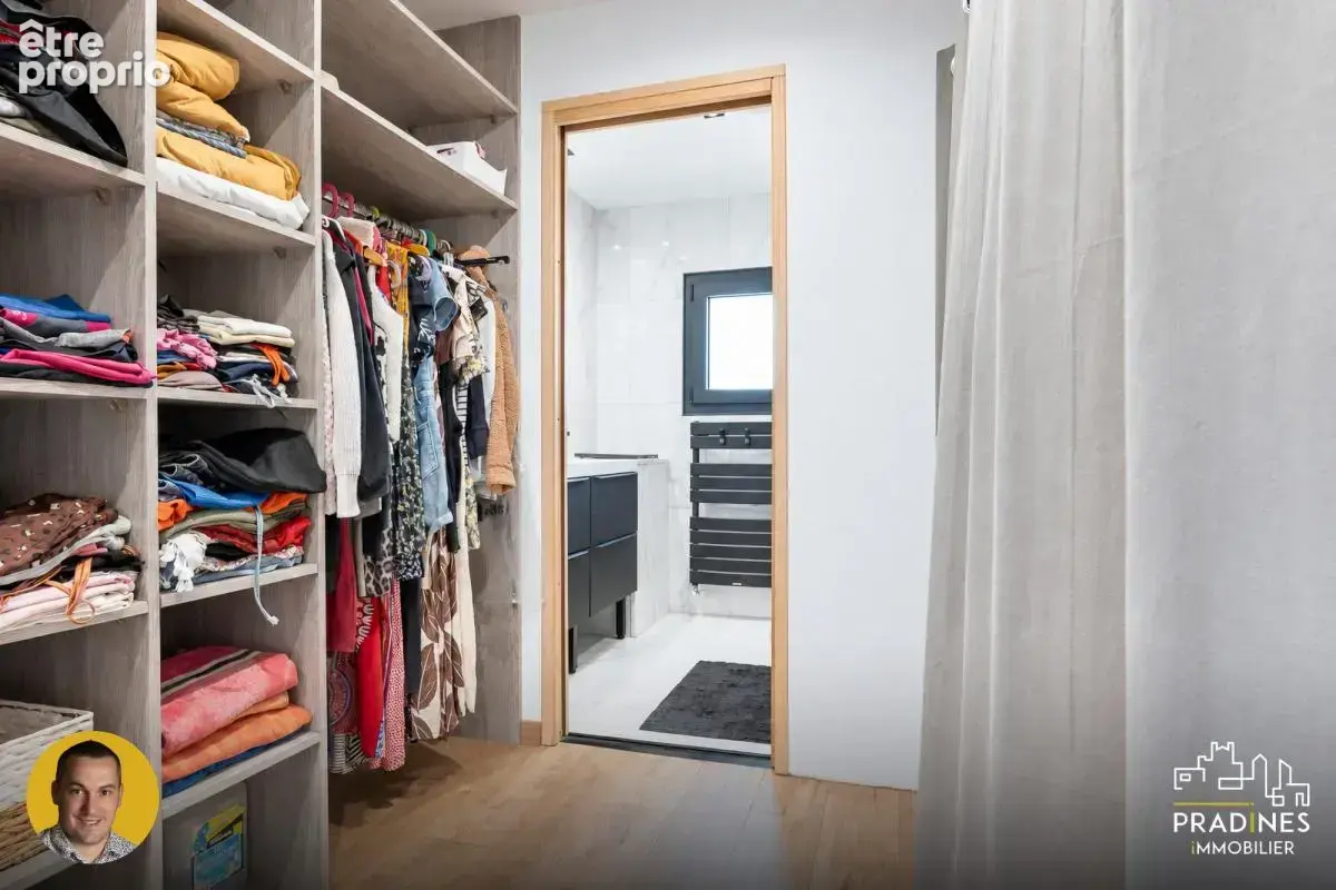 ? soucieu-en-jarrest : maison familiale rénovée de 221 m² - photo 18