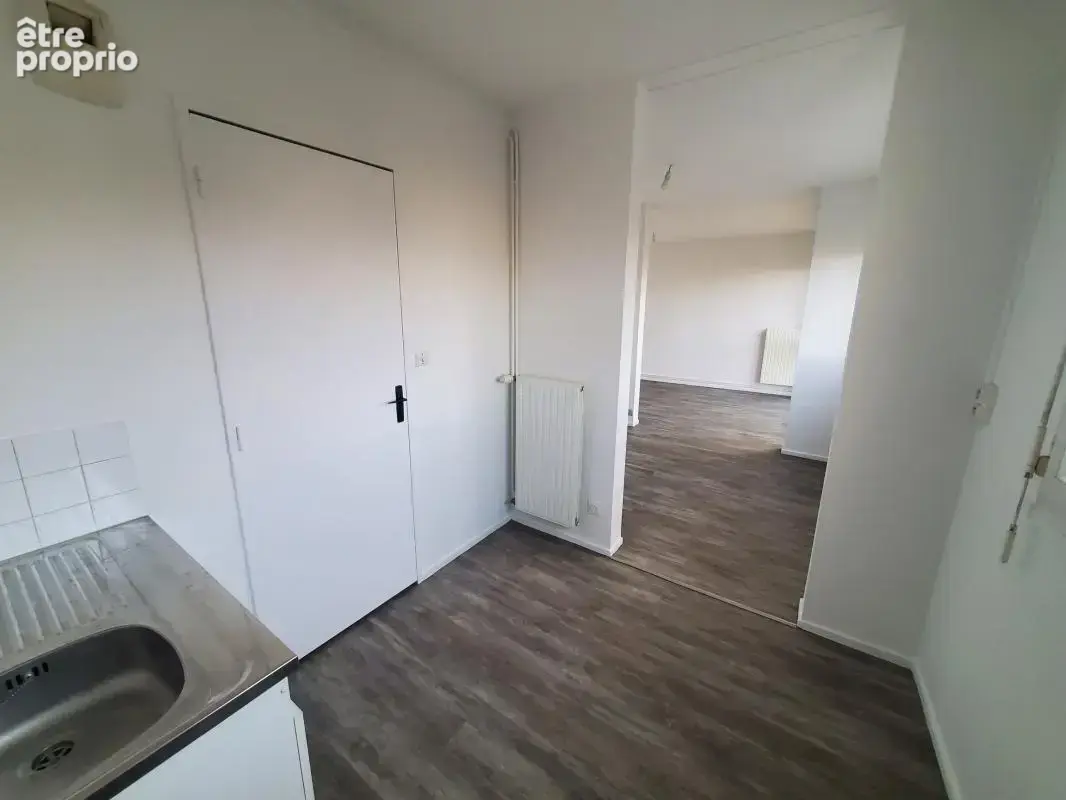 NANTES, Beaujoire, T1 au 5ème et dernier étage - photo 4