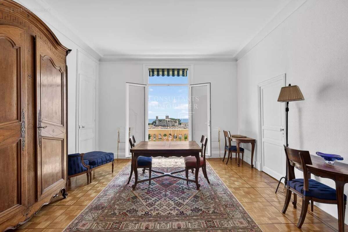 Appartement à CANNES
