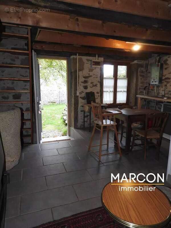 Maison à SAINT-PIERRE-BELLEVUE