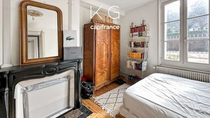 Maison à LA RIVIERE-SAINT-SAUVEUR