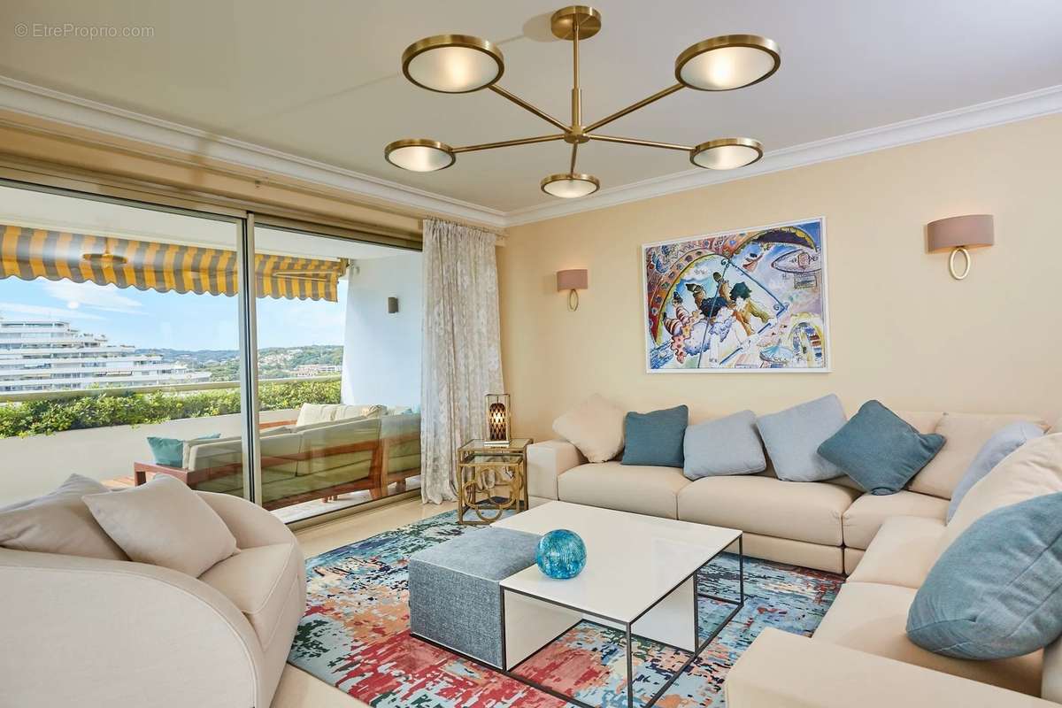 Appartement à VILLENEUVE-LOUBET