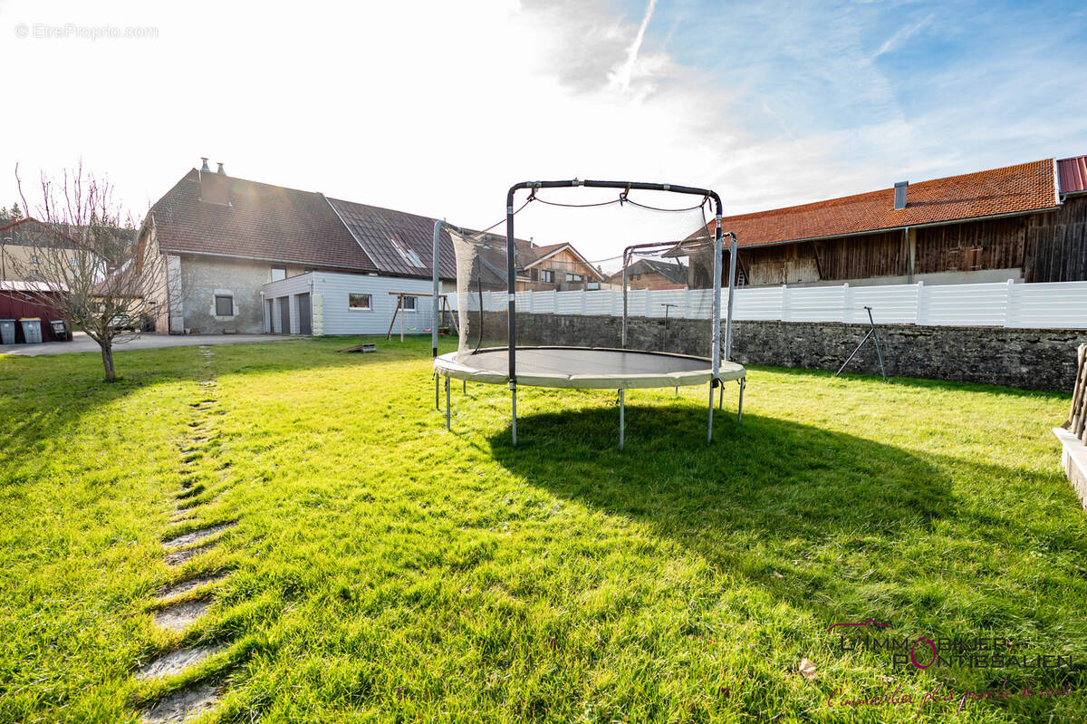 Maison à LONGEVILLES-MONT-D'OR
