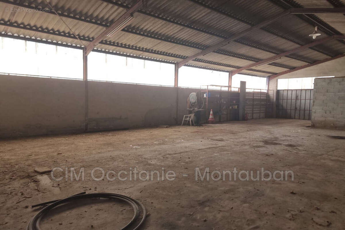 Commerce à MONTBETON