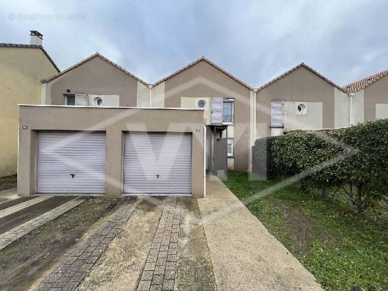 Maison à COMBS-LA-VILLE