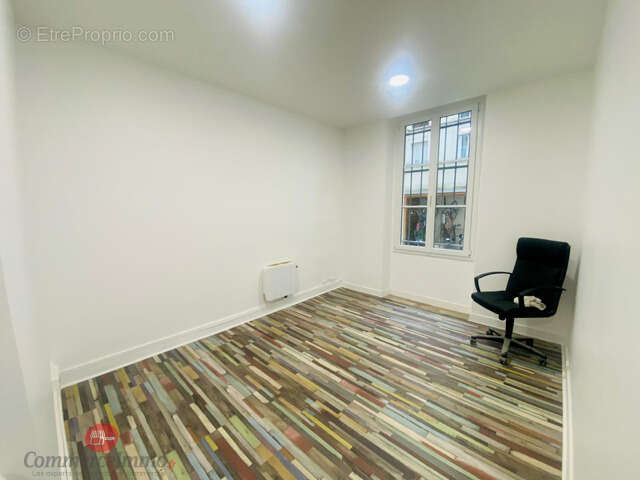 Commerce à PARIS-11E