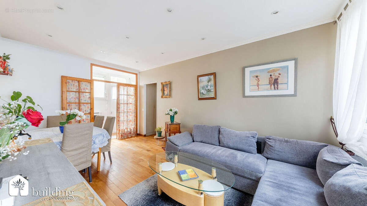 Appartement à COURBEVOIE