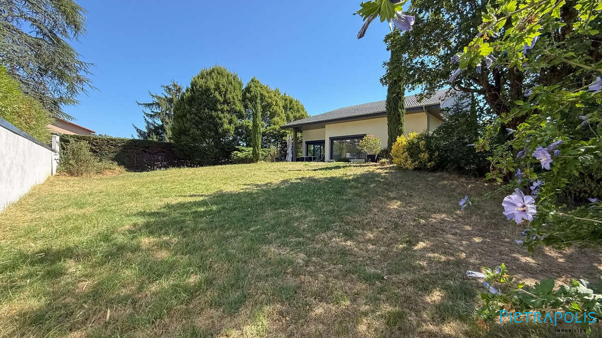 Maison 265 m² à Dagneux  - photo 4
