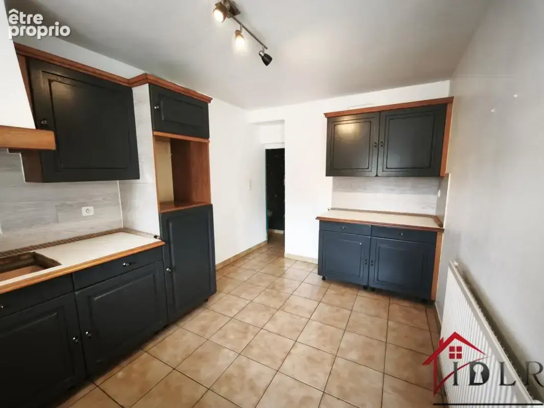 maison d'habitation de type f6 140m2 sur un terrain de 260 m - photo 6