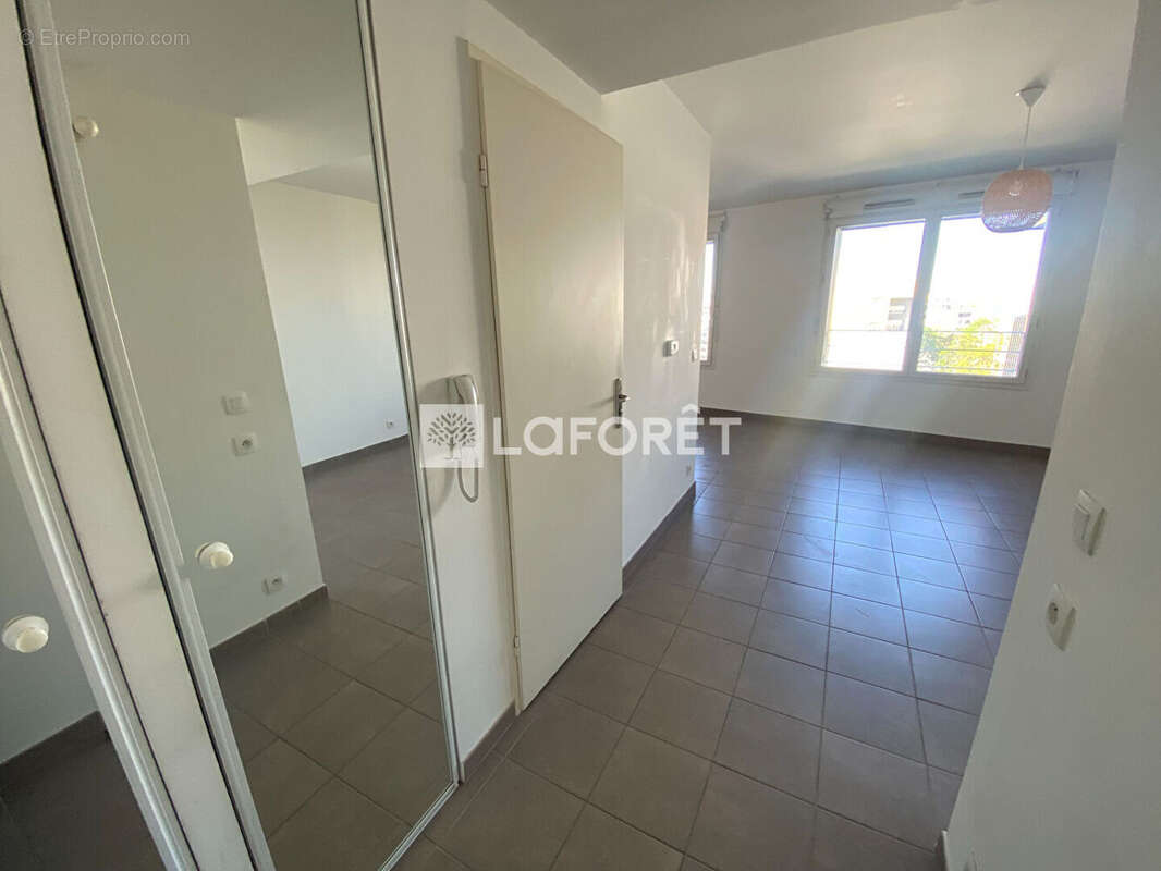 Appartement à NANTERRE