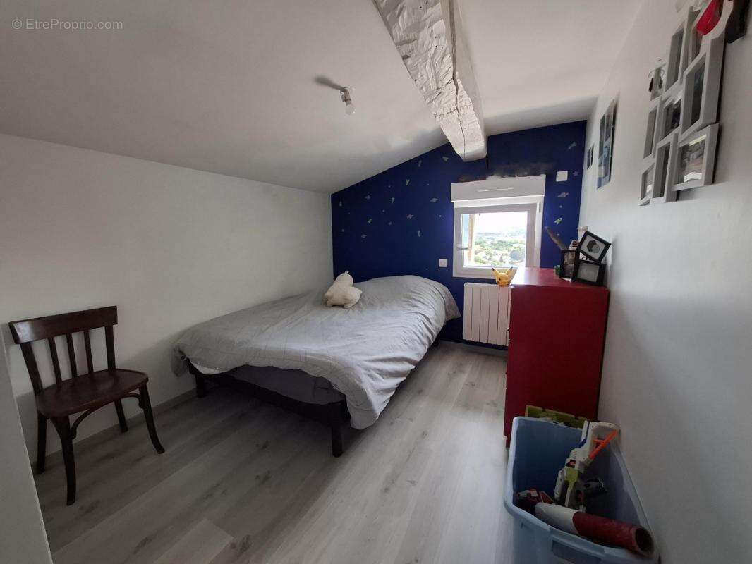 Maison à vendre - 5 chambres - 119 m² habitables + 150 m² dépendances - Fort potentiel locatif - 299 000 € - Saint-Maurice (6327 - photo 9
