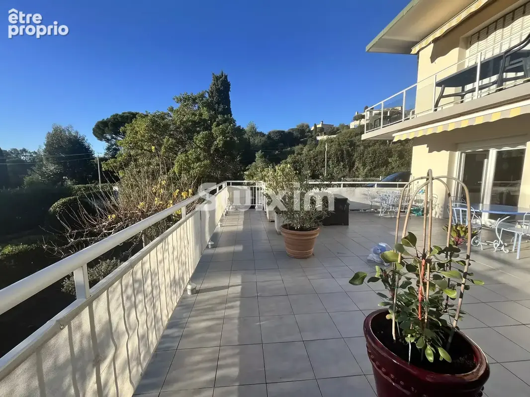 Cavalaire-sur-Mer (83240) — T3 lumineux en rez-de-jardin avec terrasse de 45 m² à 200 m des plages - photo 3